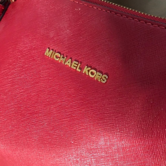 Michael Kors Jet Set Top Zip Tote - Picture 3 of 8